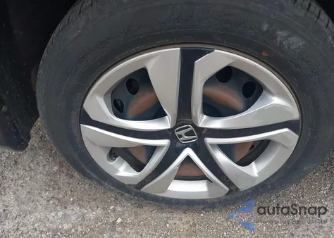 2016 Honda Civic Lx z USA, uszkodzony, nr VIN 19XFC2F57GE244598